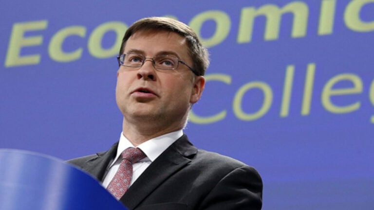 Dombrovskis diz que despesa pública não é suficiente para superar a crise&nbsp;