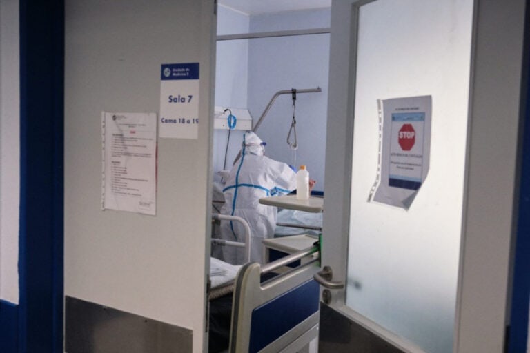 Mais três mortes e 388 novos casos de Covid-19 em Portugal&nbsp;