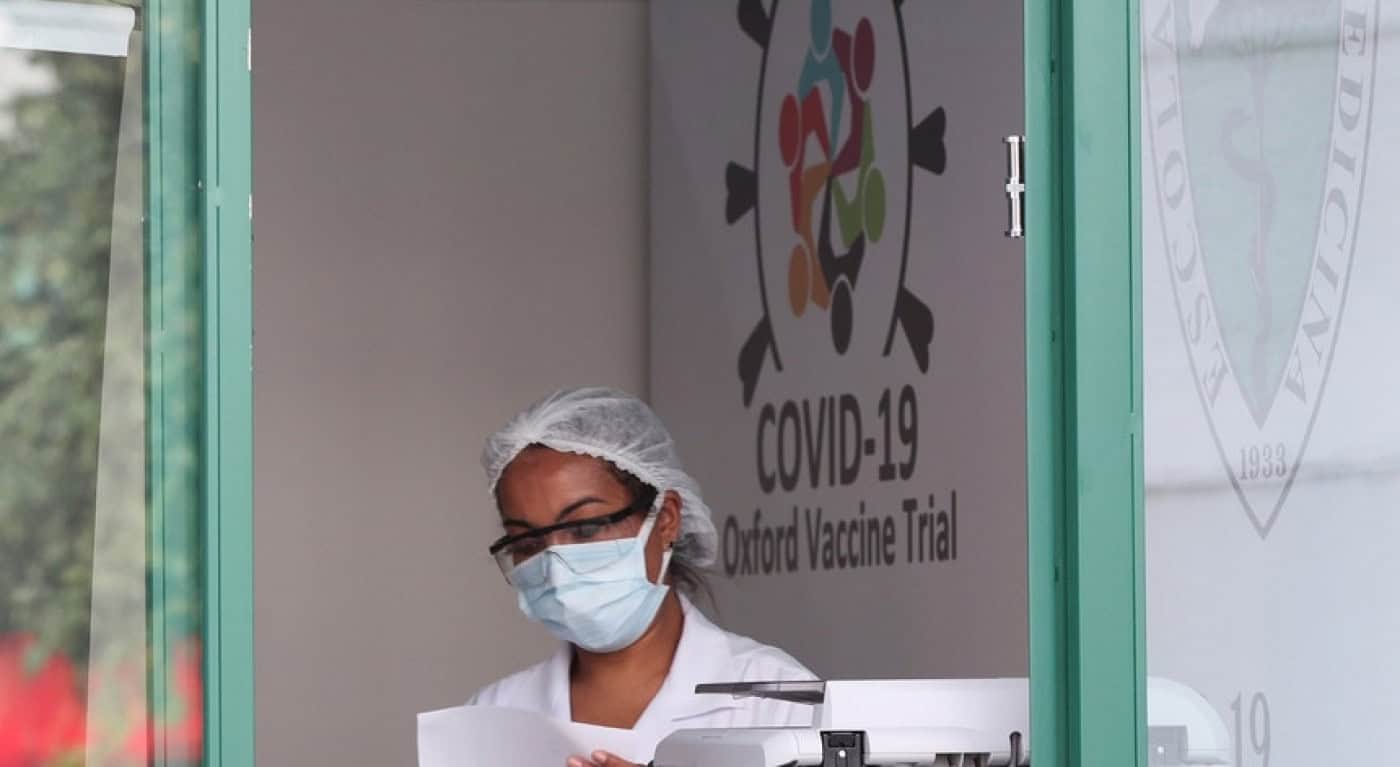Teste da vacina de Oxford suspenso