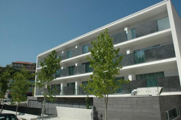 Sobe para 43 número de infectados em lar de idosos de Guimarães