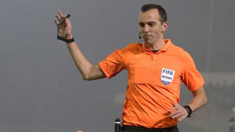 João Pinheiro da AF Braga dirige partida da Liga Europa