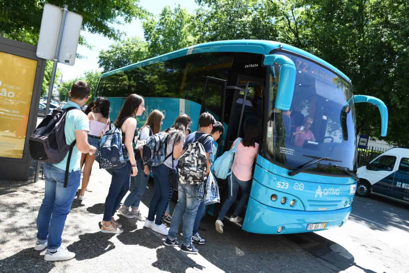 Transporte escolar. CM Famalicão acusa empresa de incumprimento