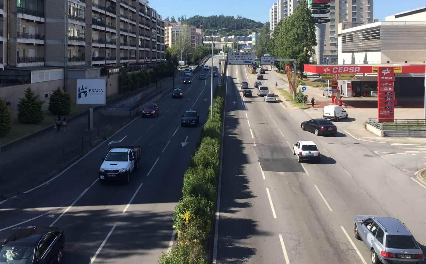 Av. Padre Júlio Fragata continua a ser dor de cabeça sem solução rápida