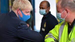 Boris Johnson apresentou nova lista de restrições para conter a pandemia