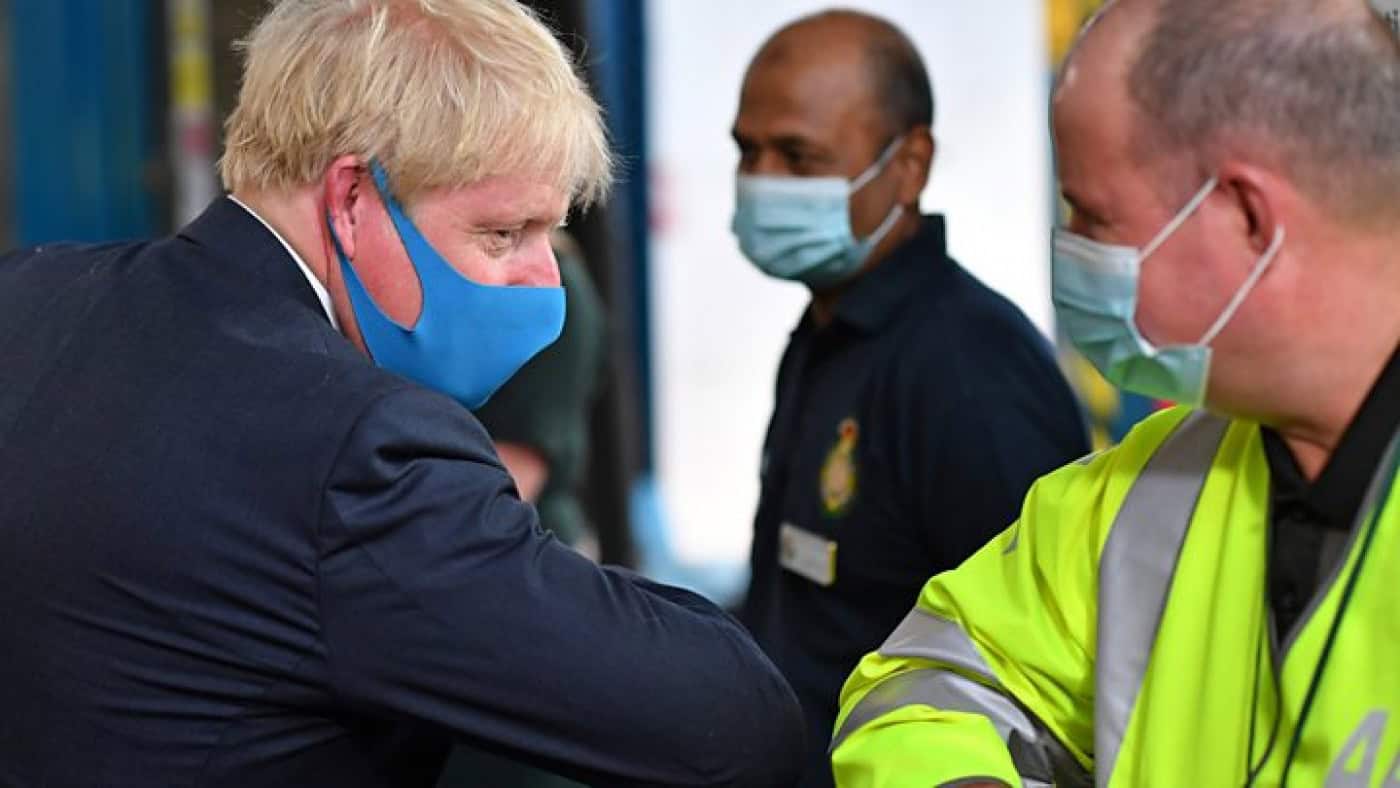 Boris Johnson apresentou nova lista de restrições para conter a pandemia