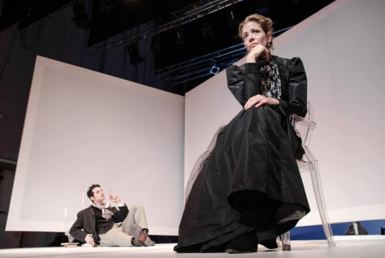 "Espectros", peça sobre igualdade de género, chega ao Theatro Circo