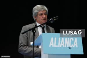 Paulo Bento substitui Santana Lopes na liderança do partido Aliança