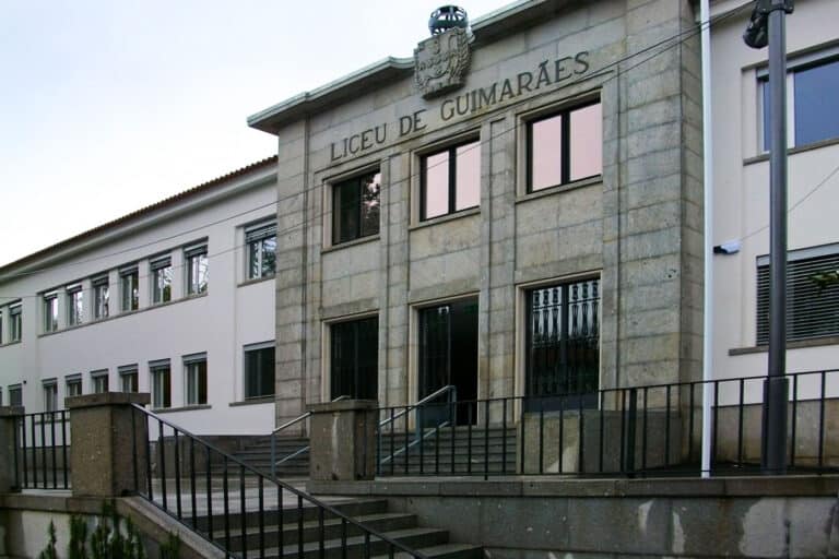 Turma da Escola Secundária Martins Sarmento em isolamento