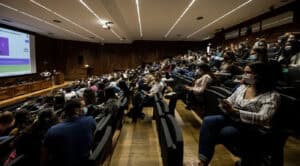 Governo reduz valor da propina mínima no Ensino Superior para 495 euros