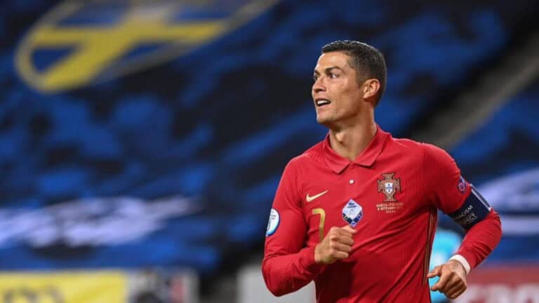 Cristiano Ronaldo testa positivo à Covid-19&nbsp;