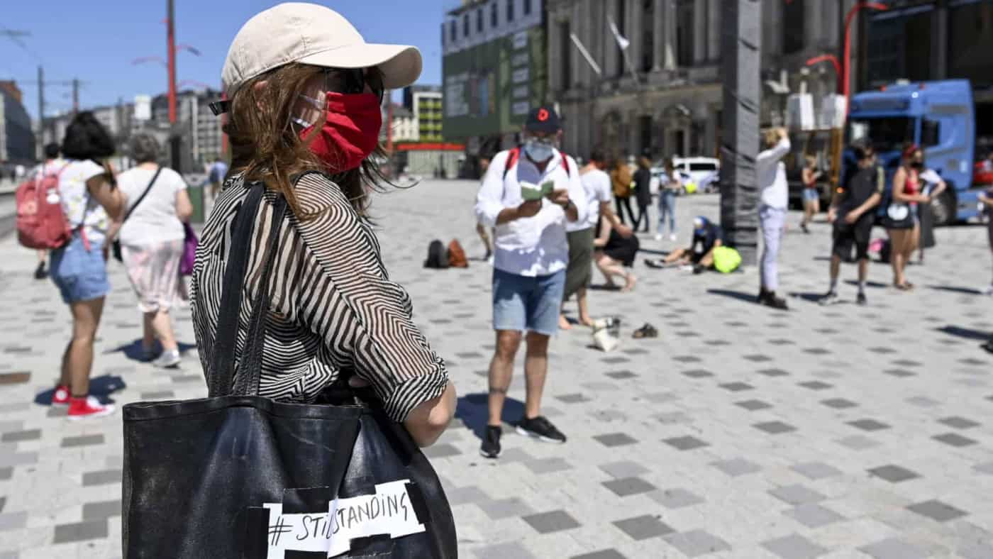 Bélgica duplica semanalmente o número de infeções