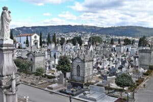 Cemitério de Monte d’Arcos com entrada limitada a 250 pessoas em simultâneo
