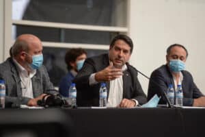 Presidente do Vitória SC e jogador Mensah infectados