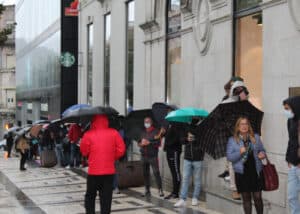 Regresso do público. Sócios do SC Braga fazem fila para garantir bilhete