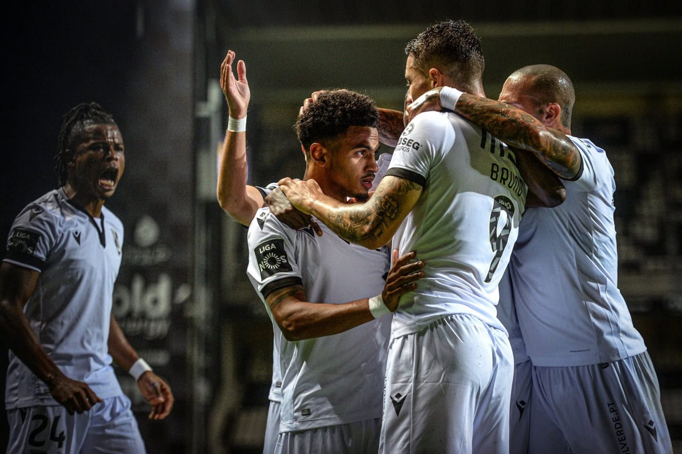 Vitória SC triunfa no Bessa com João Henriques no comando técnico