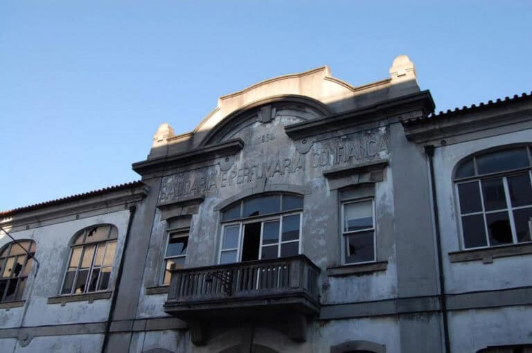 Confiança classificada: “Uma vitória da cidadania, mas é pena que assim seja”