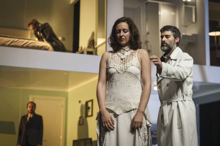 A "Castro" chega ao Theatro Circo para mostrar história visceral de Inês