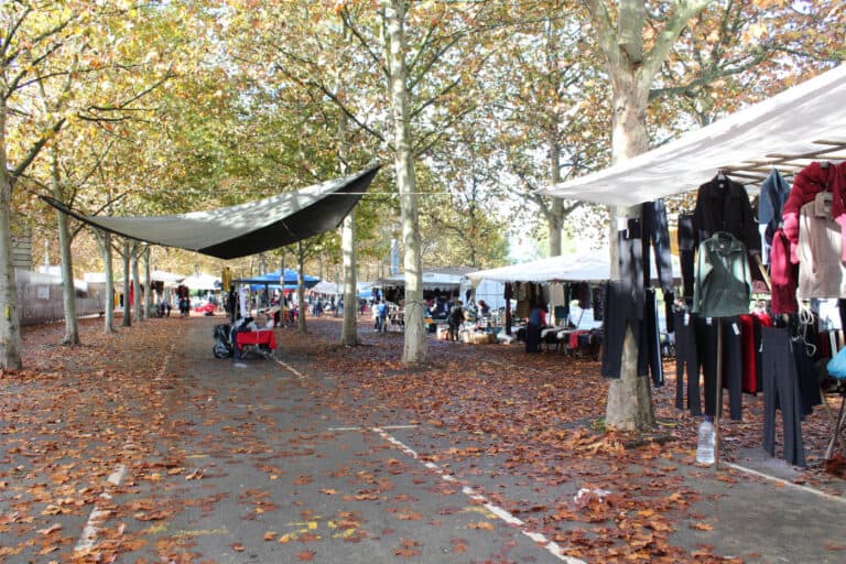 Feira de vestuário e calçado do mercado de Braga está a desvanecer na Alameda