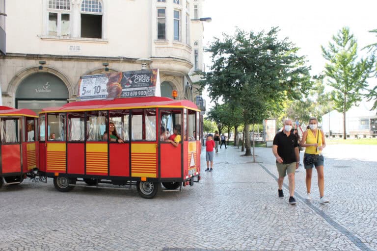 Máscaras passam a ser obrigatórias na rua&nbsp;