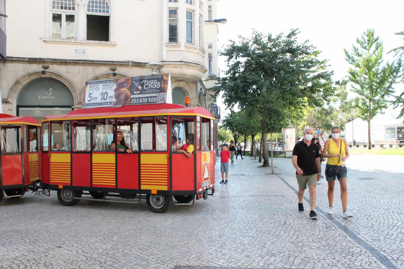 Máscaras passam a ser obrigatórias na rua