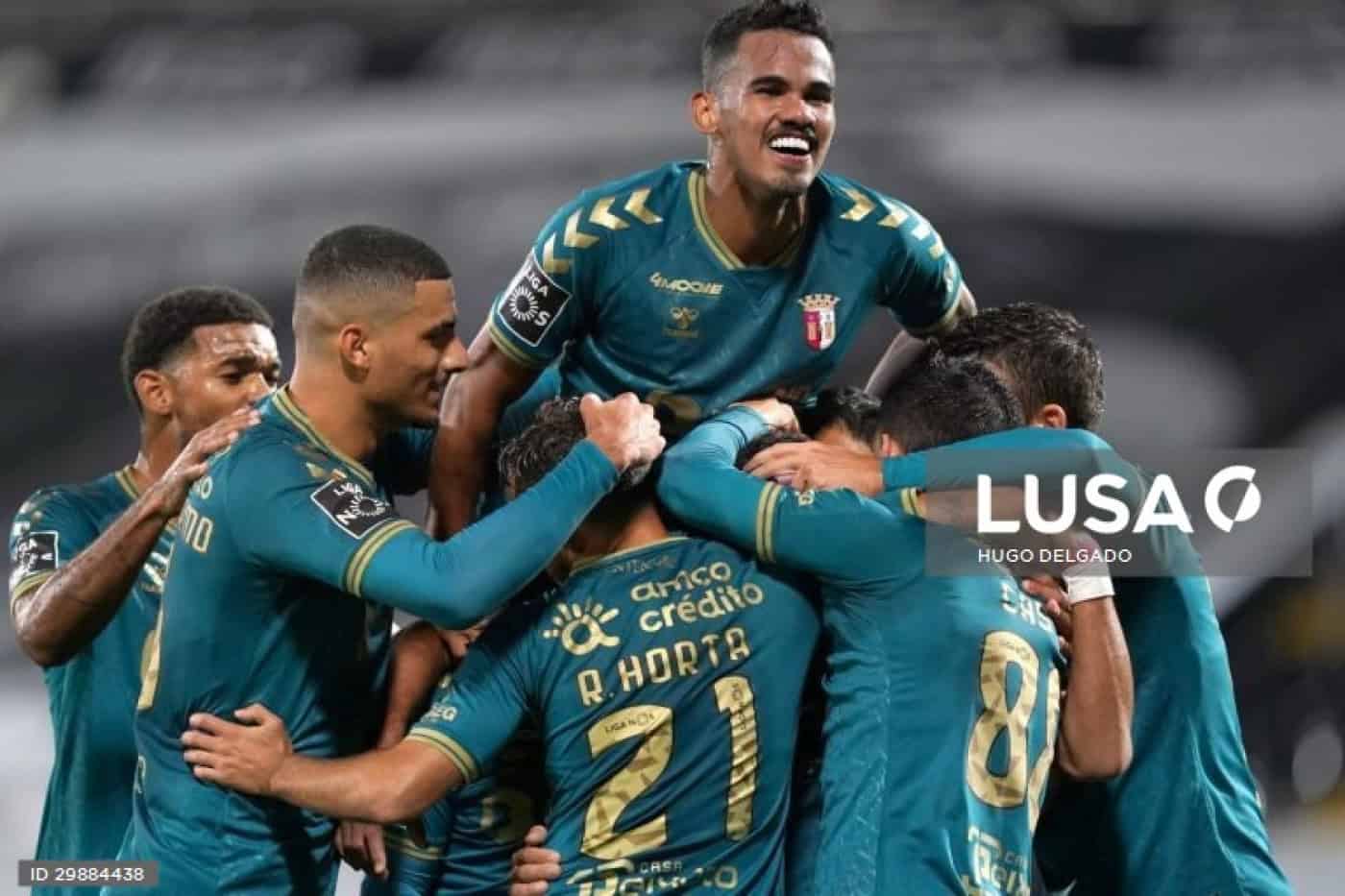 SCB vence Vitória SC pela margem mínima em jogo com três expulsões