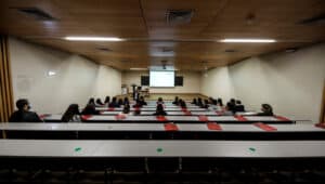 Cerca de metade dos professores universitários com fadiga elevada e exausão