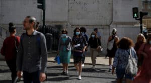 Uso obrigatório de máscara na rua promulgado por Marcelo