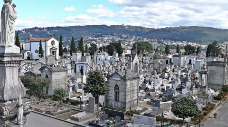 Cemitério de Monte d'Arcos já funciona com restrições