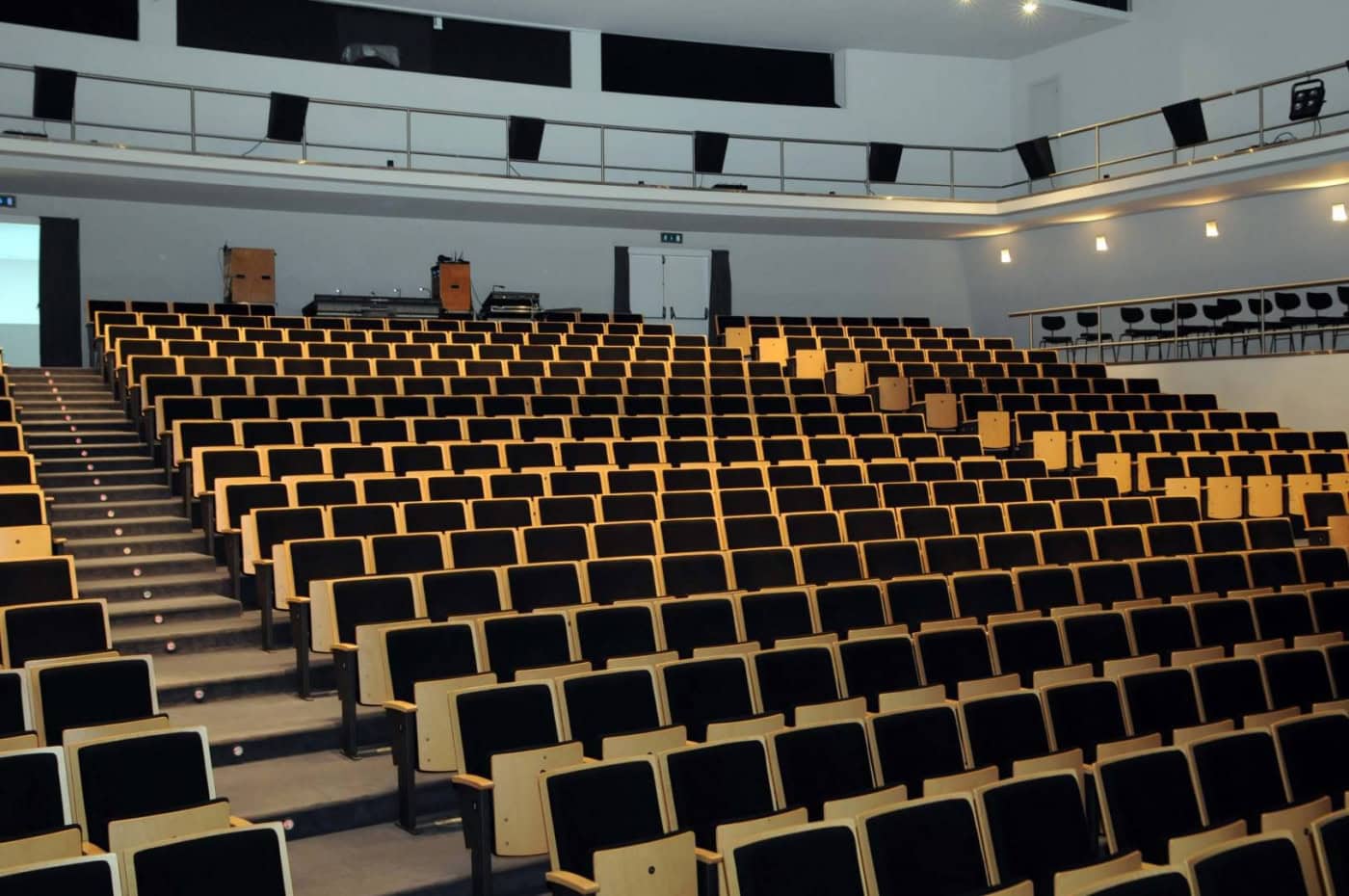 Espaços culturais fecham às 22h30. Salas do distrito antecipam horários