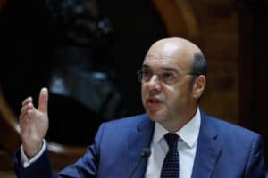 Siza Vieira e João Galamba investigados por suspeitas de corrupção