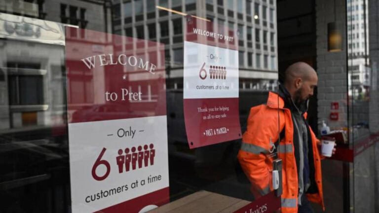 Governo britânico prolonga regime de 'layoff' até ao fim de Março