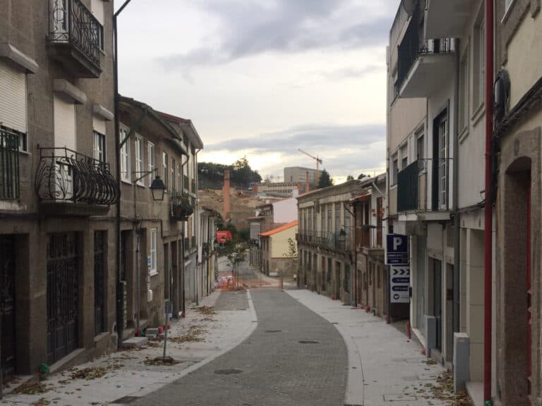 Guimarães. Obra impõe alteração de trânsito na Rua da Caldeiroa