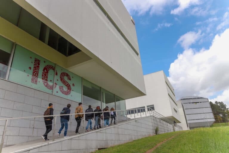 Curso de CC não descarta uniformizar transmissão das aulas presenciais