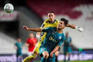 SCB vence na Luz por 3-2