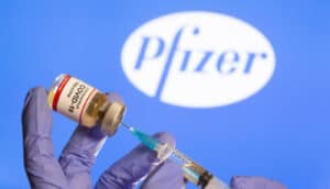 Pfizer anuncia que vacina contra a Covid-19 é "90% eficaz"