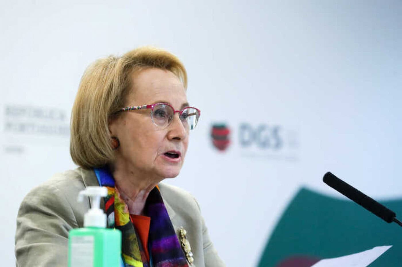 "Momento extremamente crítico dos nossos convívios familiares ou sociais"