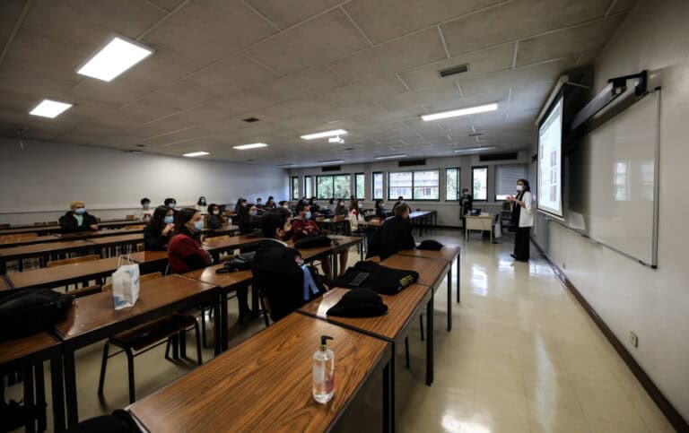 Alunos da UMinho em isolamento podem adiar avaliações ou realizar exame específico