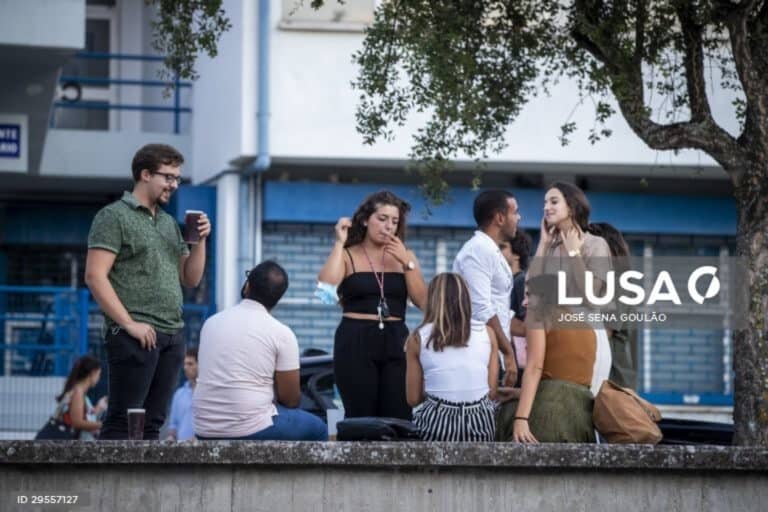 Consumo de tabaco entre os jovens continua a diminuir em Portugal, álcool aumenta