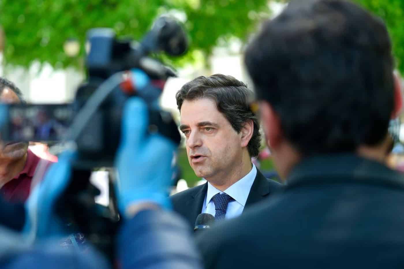 Rio quer saber se pode proibir abertura de grandes superfícies antes das 8h