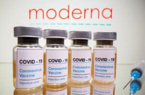 Farmacêutica Moderna afirma que vacina para a Covid-19 é "94,5% eficaz"