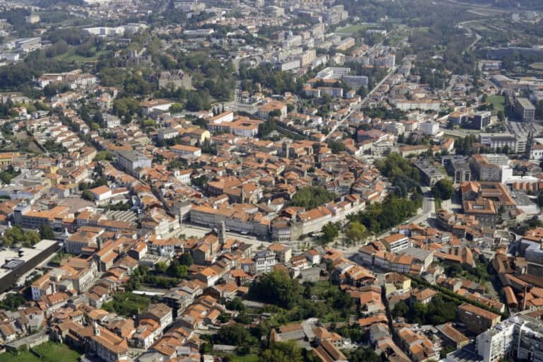 CM Guimarães aprova orçamento para 2021 inferior a este ano