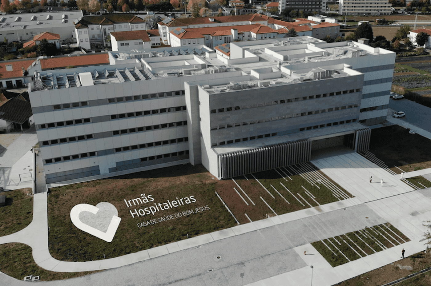 Casa de Saúde Bom Jesus não estará a dar informação clínica e formação a colaboradores