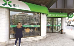 Desemprego regista em Outubro maior descida desde início da pandemia&nbsp;