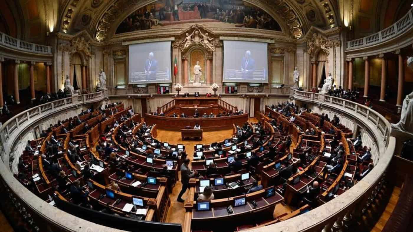 Estado de emergência renovado até 8 de Dezembro