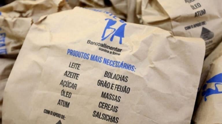 Alimente esta ideia: “a distância física não nos pode criar uma distância social”