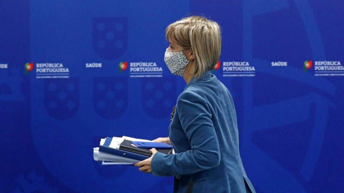 Ministra da Saúde diz que situação nos cuidados intensivos é "complexa e grave"&nbsp;