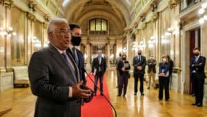 António Costa rejeita colocar idosos fora do acesso prioritário às vacinas&nbsp;