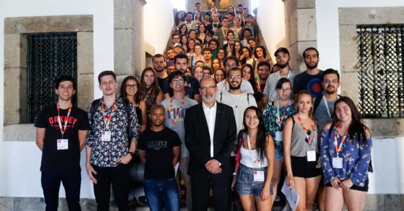 Alunos internacionais queixam-se de falta de apoio e reivindicam medidas mais inclusivas