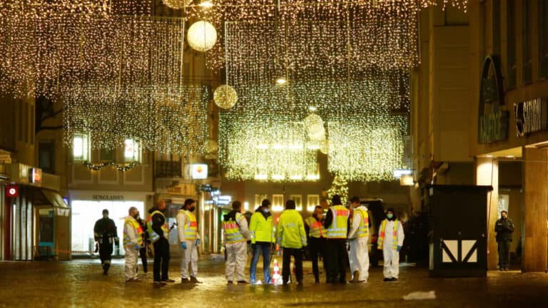 Pelo menos quatro mortos depois de atropelamento em zona pedonal na Alemanha