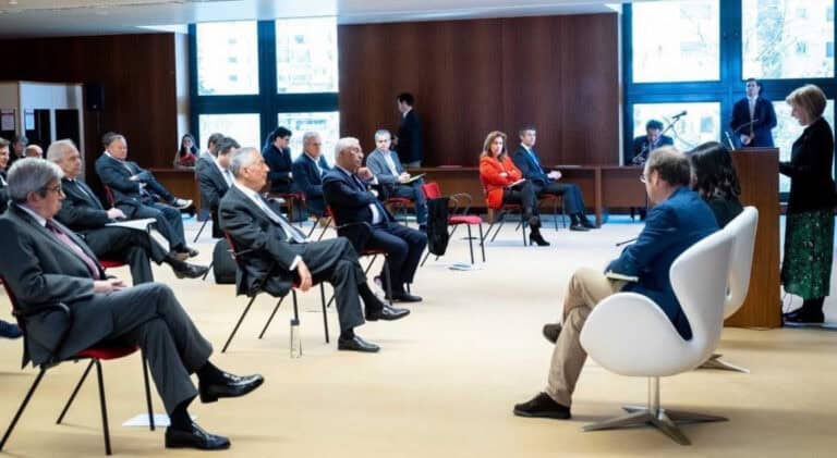 O pico da segunda vaga foi a 25 de Novembro e há uma “tendência de descida”